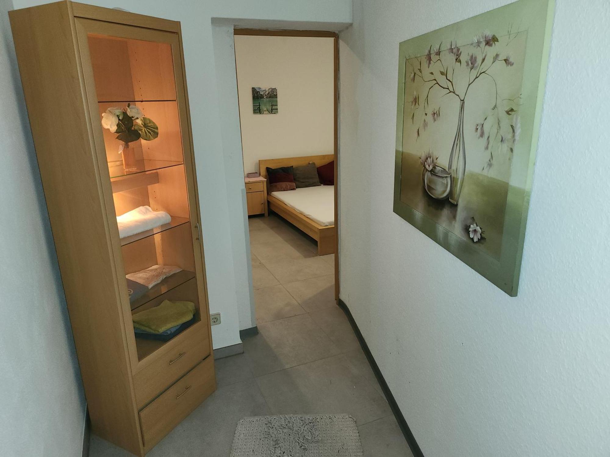 Halle, Top -Preise, 79 Qm Sd Fewo, Eg, Wahlweise Mit 1- 3 Dz, Tv Lounge, Kueche, Bad Wc Einfach Und Gut, Langzeitmieter Vb Preise Halle  Exterior foto