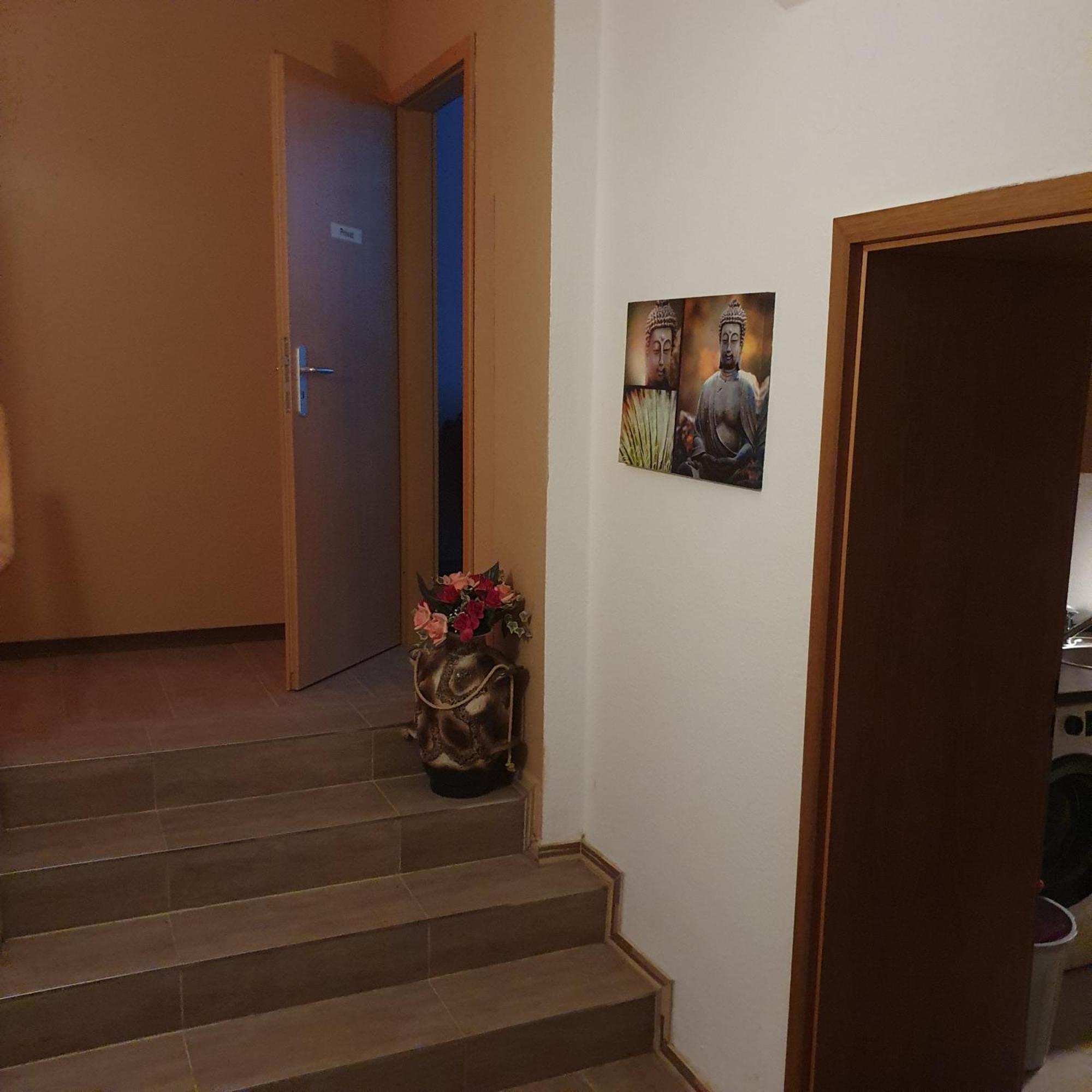 Halle, Top -Preise, 79 Qm Sd Fewo, Eg, Wahlweise Mit 1- 3 Dz, Tv Lounge, Kueche, Bad Wc Einfach Und Gut, Langzeitmieter Vb Preise Halle  Exterior foto